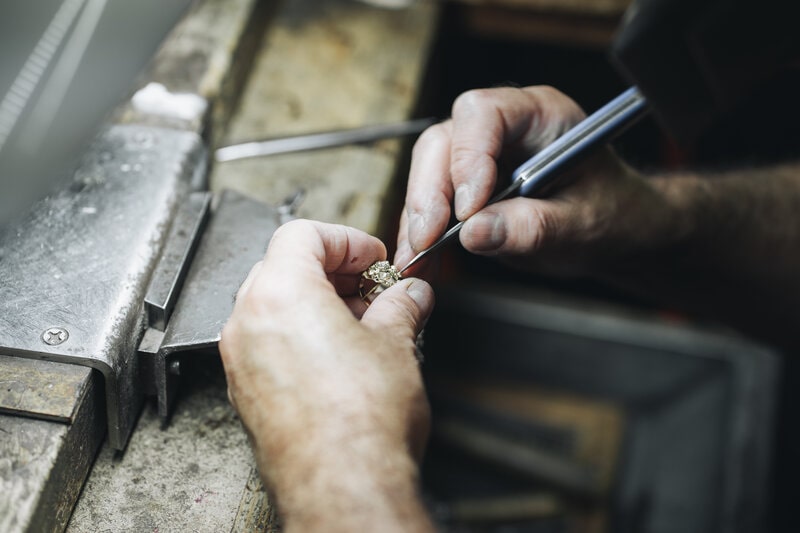 Joieria Artesanal Joieria artesanal al taller de Pons Joiers a Manresa