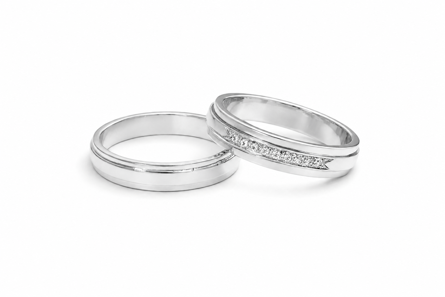 Aliances d'or blanc 18k amb brillants centrals