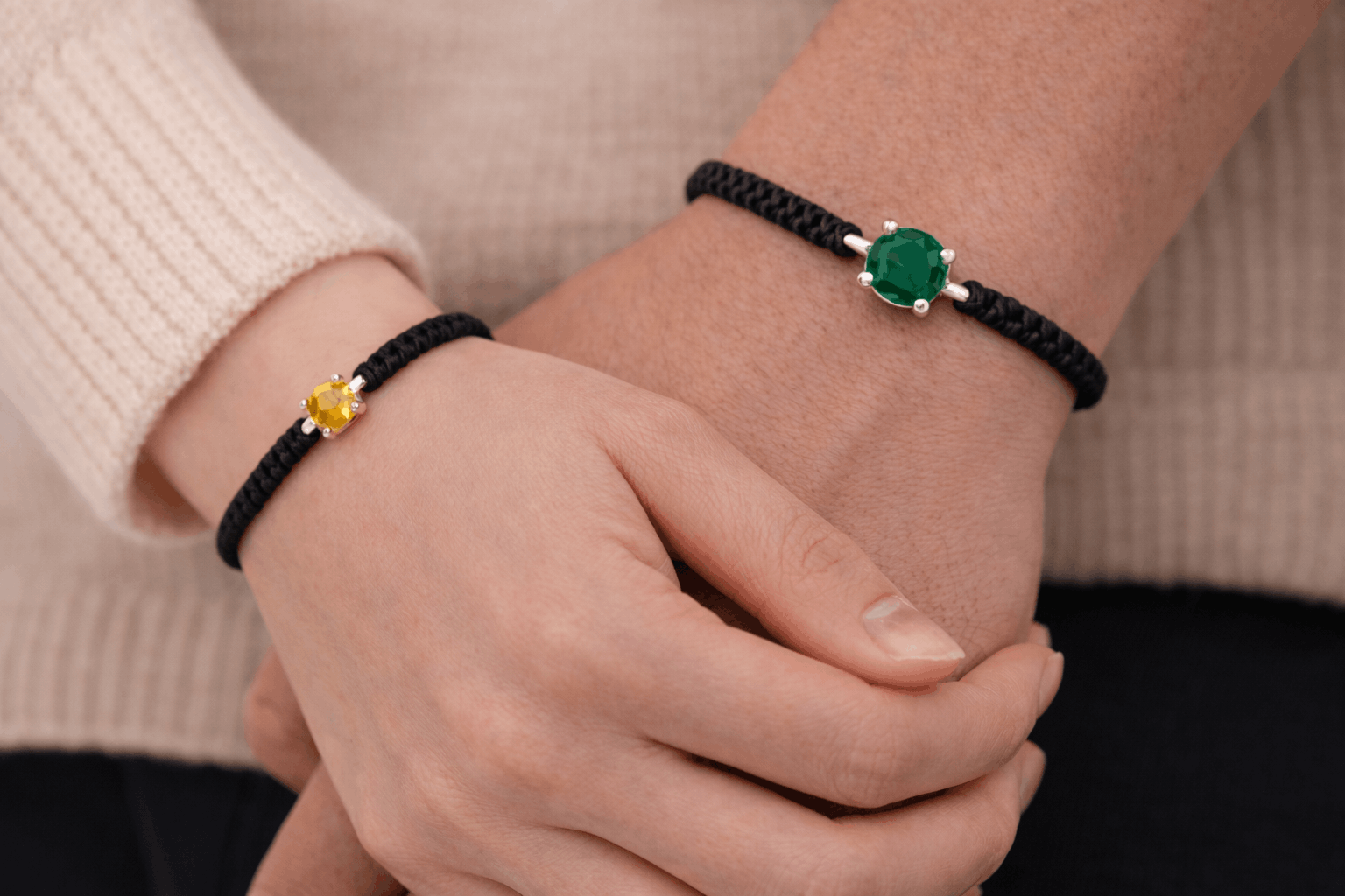 Polsera d'or blanc de 18k amb macramé i cironita de color - Imatge 2