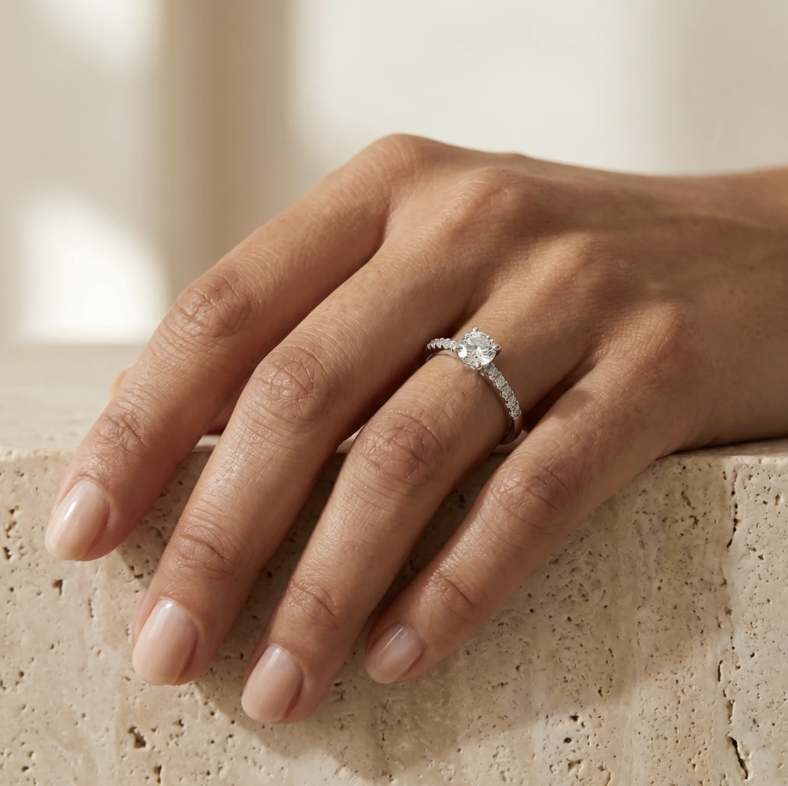 Anell de compromís d'or blanc amb 13 diamants 0,55Q - Imatge 2