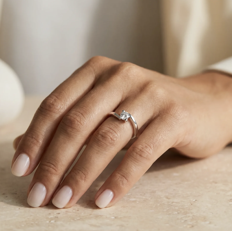 Anell de compromís d'or blanc amb diamant de 0,23Q - Imatge 2